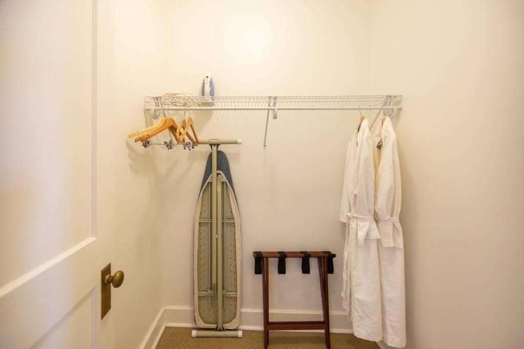 Nice + Cozy Studio In Durham, Steps Away From Duke Lägenhet Exteriör bild