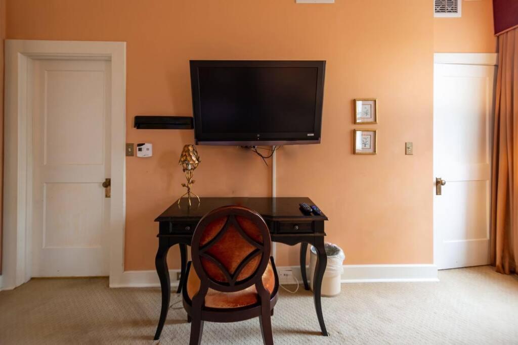 Nice + Cozy Studio In Durham, Steps Away From Duke Lägenhet Exteriör bild